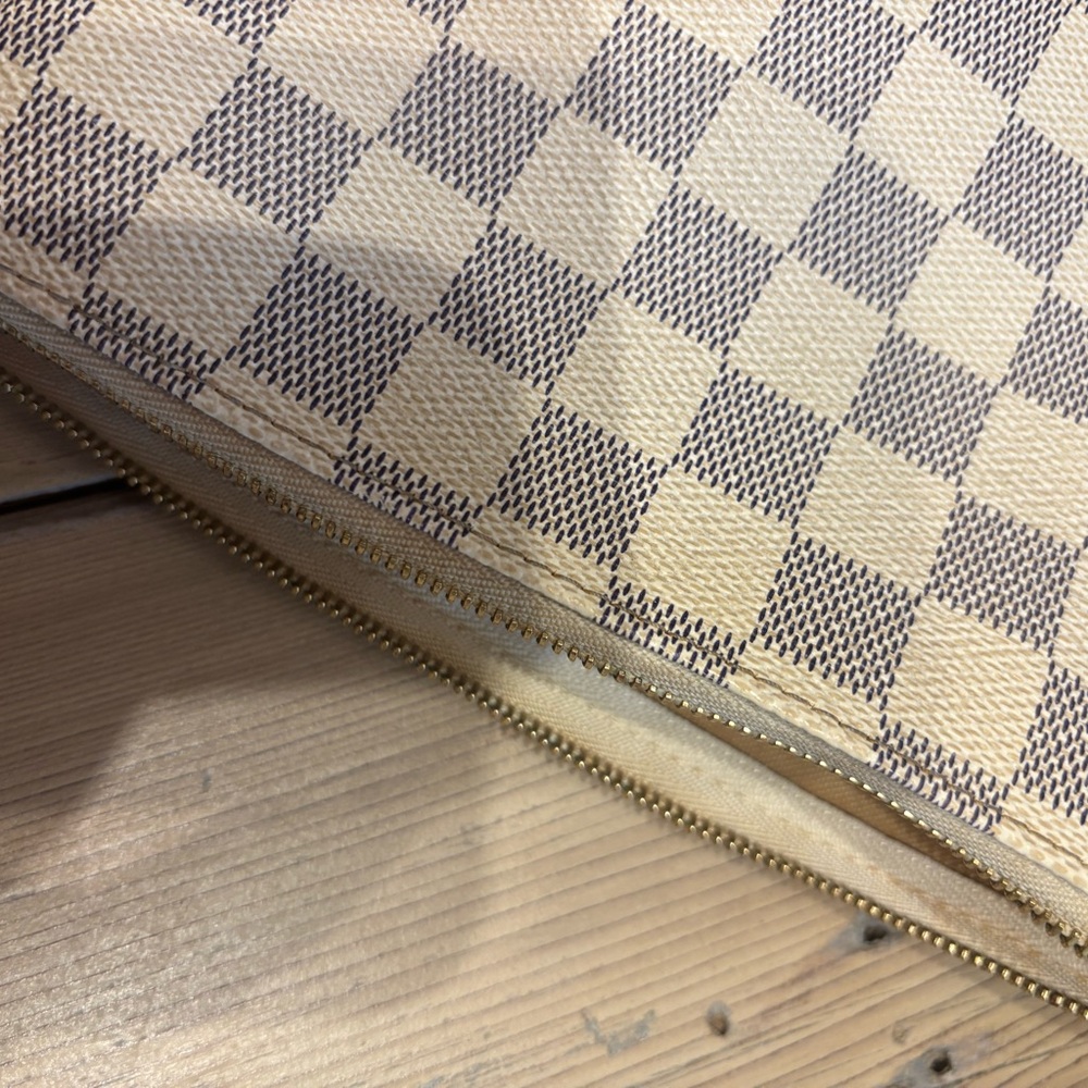 Louis Vuitton Damier Azur Pochette - Picture 4 of 7